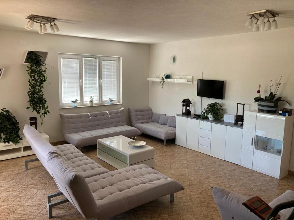 4 Bedroom Apartment In Tisno Exterior foto